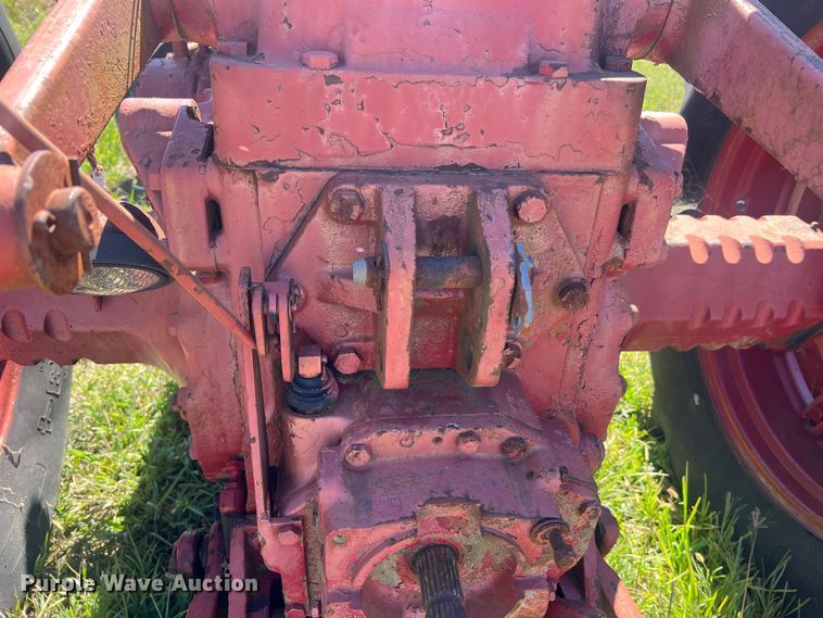 image for item NA9165 1964 International Harvester F806  tractor