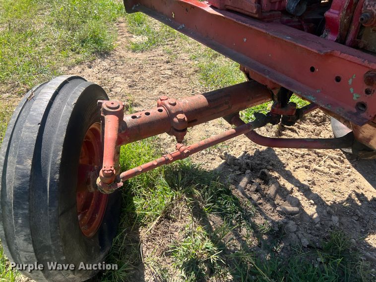image for item NA9165 1964 International Harvester F806  tractor