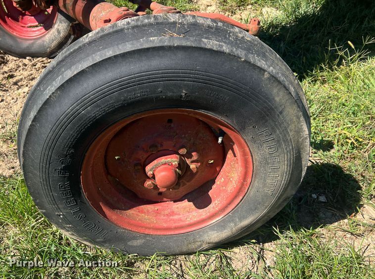 image for item NA9165 1964 International Harvester F806  tractor