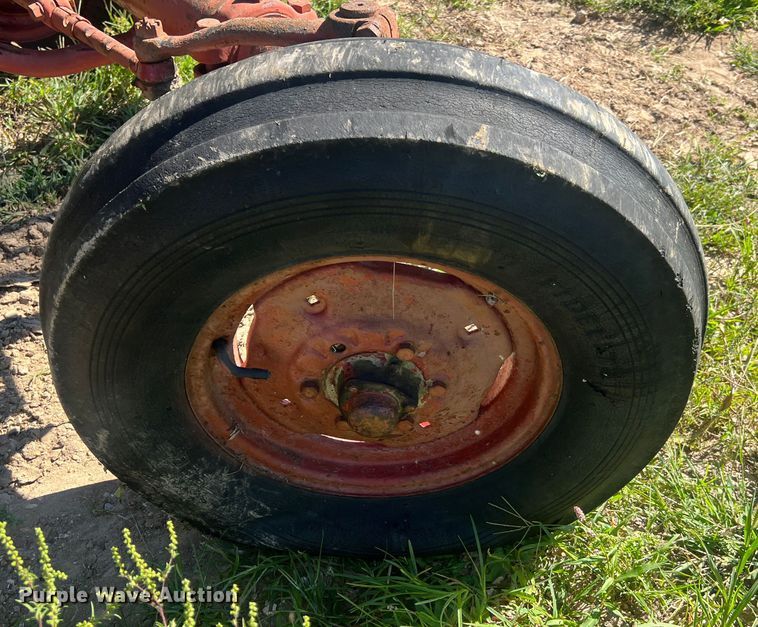 image for item NA9165 1964 International Harvester F806  tractor