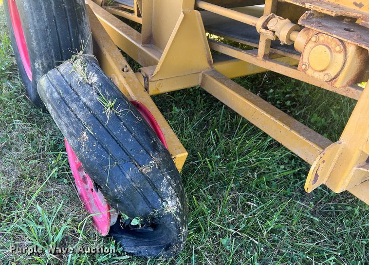 image for item NA9168 HayBuster H-100  bale processor