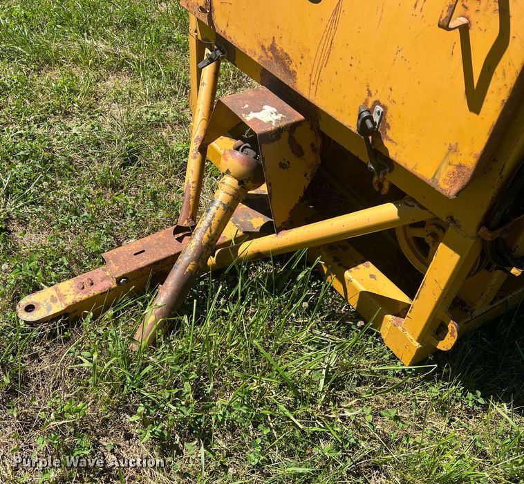 image for item NA9168 HayBuster H-100  bale processor