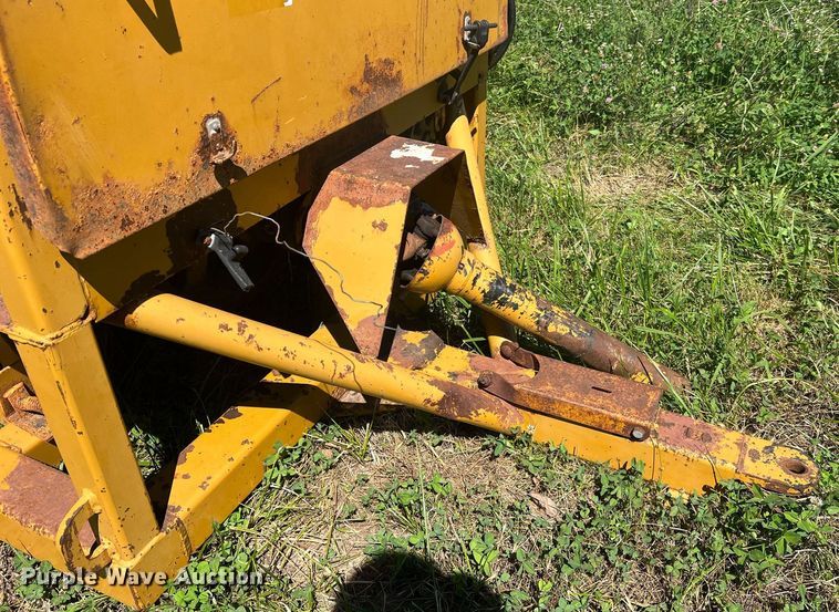 image for item NA9168 HayBuster H-100  bale processor