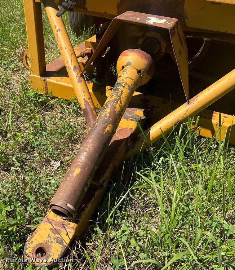 image for item NA9168 HayBuster H-100  bale processor