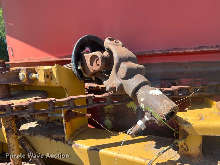 image for item NA9168 HayBuster H-100  bale processor