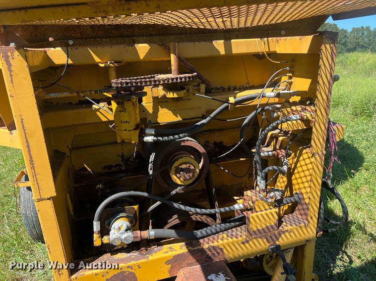 image for item NA9168 HayBuster H-100  bale processor