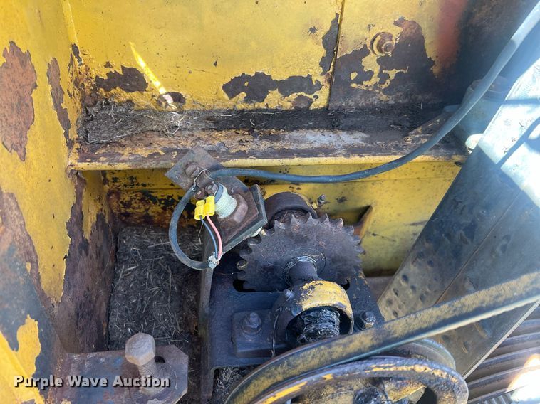 image for item NA9168 HayBuster H-100  bale processor