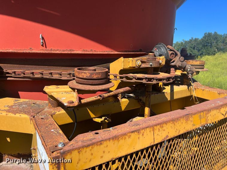 image for item NA9168 HayBuster H-100  bale processor