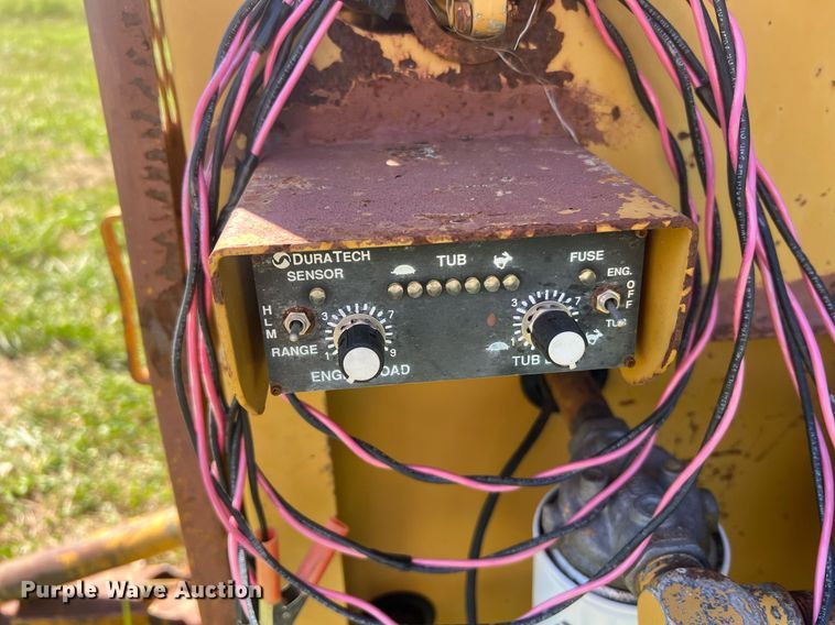 image for item NA9168 HayBuster H-100  bale processor