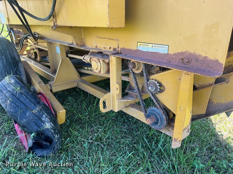 image for item NA9168 HayBuster H-100  bale processor