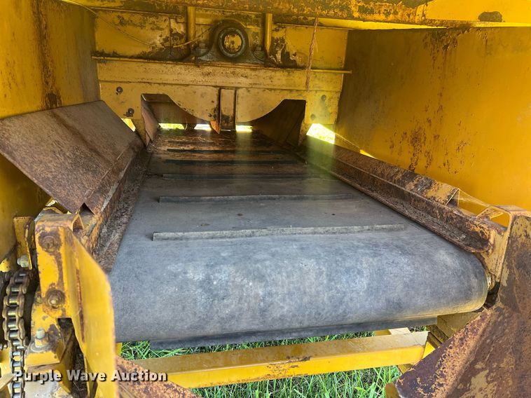 image for item NA9168 HayBuster H-100  bale processor