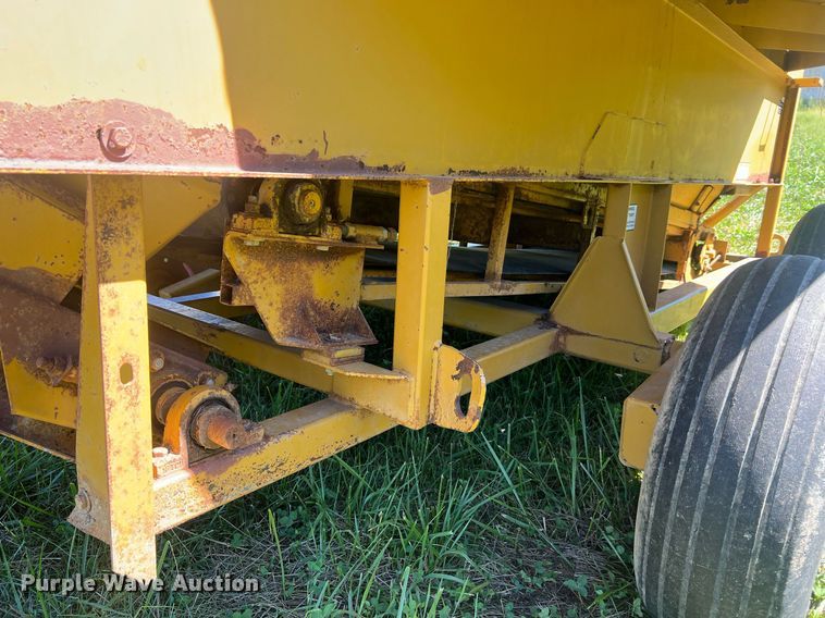 image for item NA9168 HayBuster H-100  bale processor