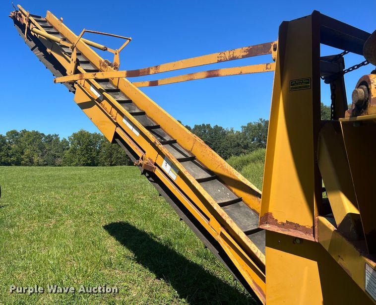 image for item NA9168 HayBuster H-100  bale processor