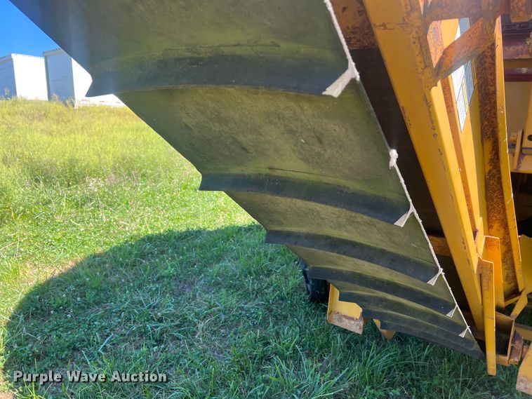 image for item NA9168 HayBuster H-100  bale processor