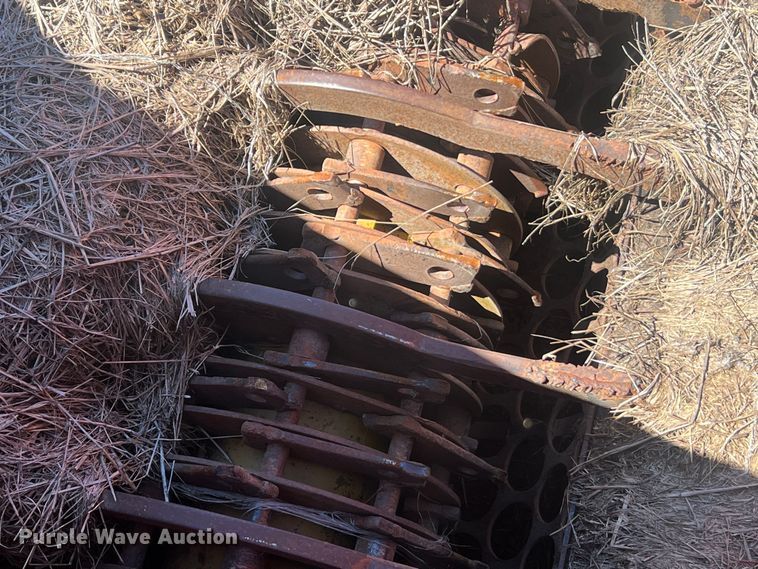 image for item NA9168 HayBuster H-100  bale processor