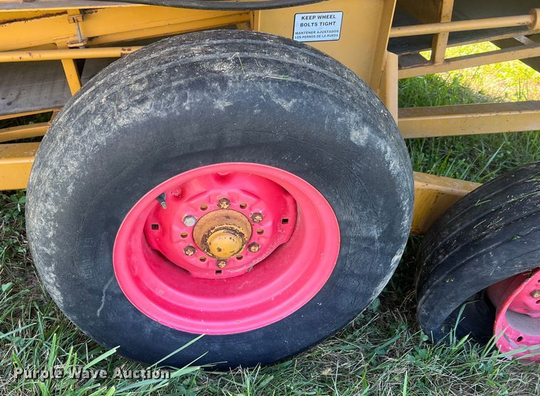 image for item NA9168 HayBuster H-100  bale processor