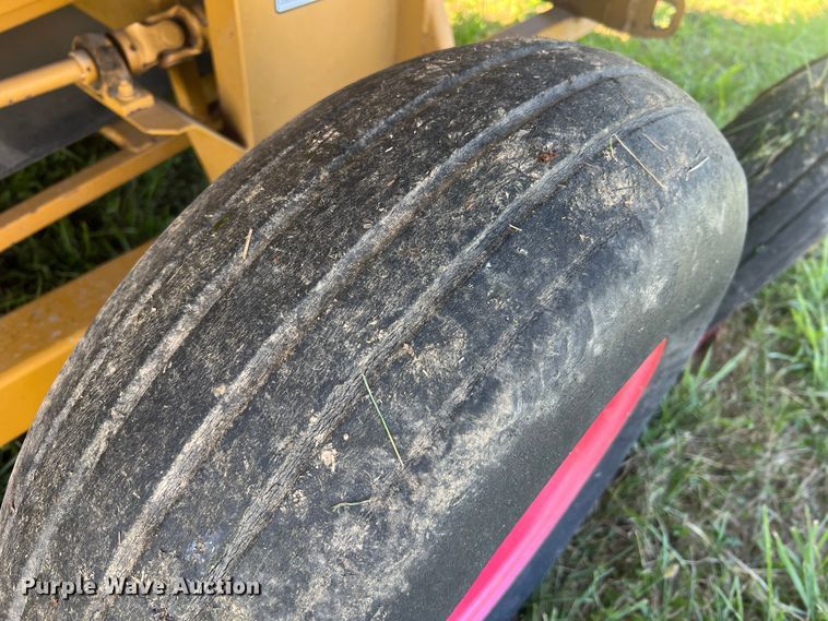 image for item NA9168 HayBuster H-100  bale processor