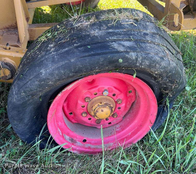 image for item NA9168 HayBuster H-100  bale processor