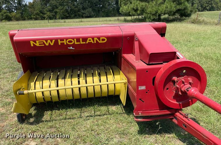 image for item NT9524 New Holland Hayliner 271  small square baler
