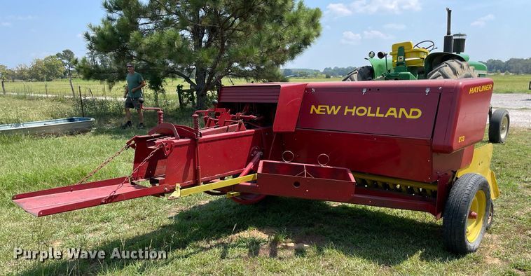 image for item NT9524 New Holland Hayliner 271  small square baler