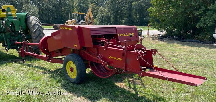 image for item NT9524 New Holland Hayliner 271  small square baler