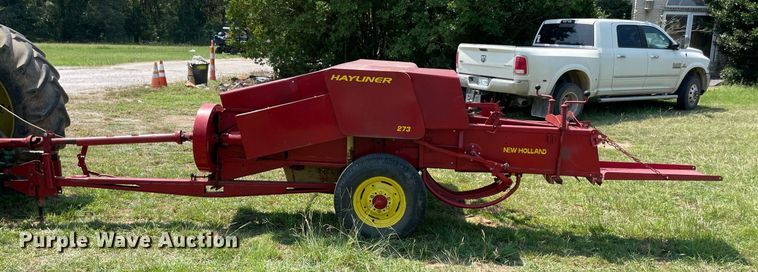 image for item NT9524 New Holland Hayliner 271  small square baler
