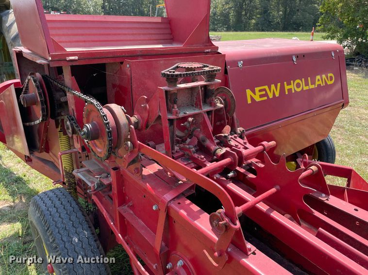 image for item NT9524 New Holland Hayliner 271  small square baler