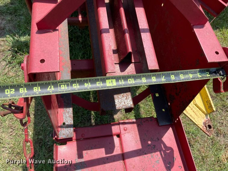 image for item NT9524 New Holland Hayliner 271  small square baler