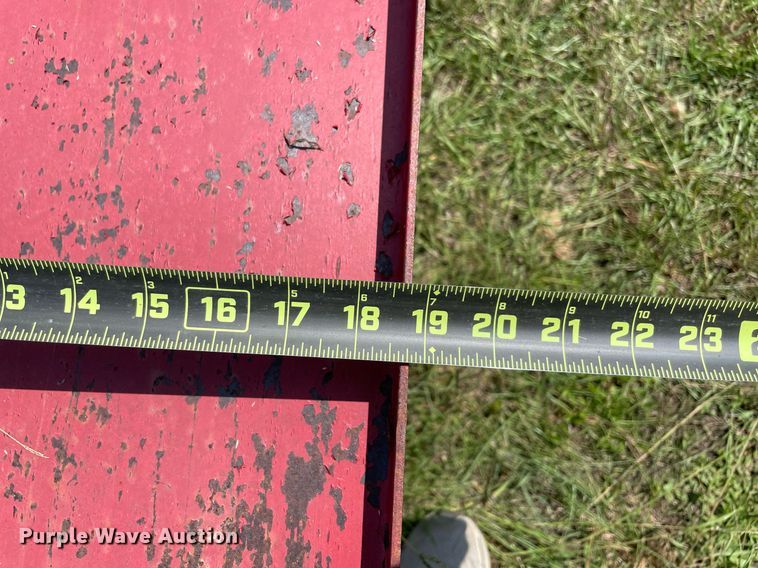 image for item NT9524 New Holland Hayliner 271  small square baler