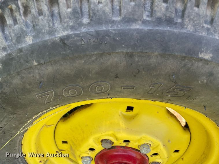 image for item NT9524 New Holland Hayliner 271  small square baler