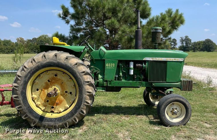 image for item NT9525 1968 John Deere 4020  tractor