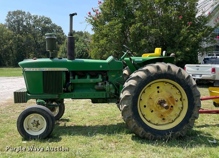 image for item NT9525 1968 John Deere 4020  tractor
