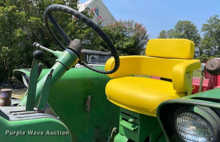 image for item NT9525 1968 John Deere 4020  tractor