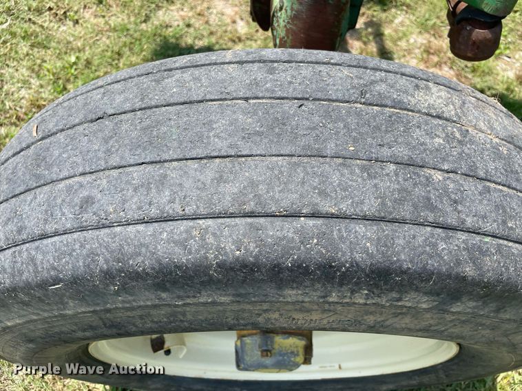 image for item NT9525 1968 John Deere 4020  tractor