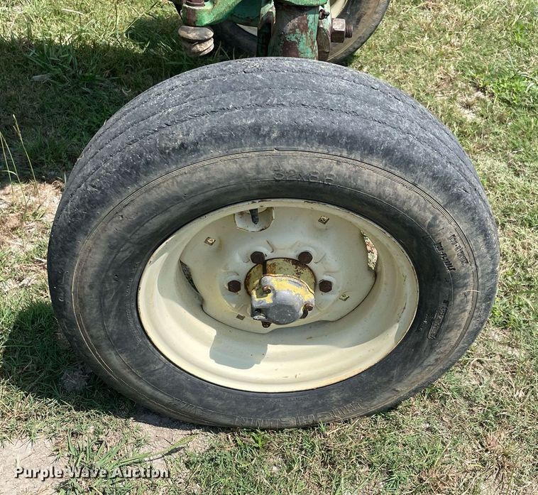 image for item NT9525 1968 John Deere 4020  tractor