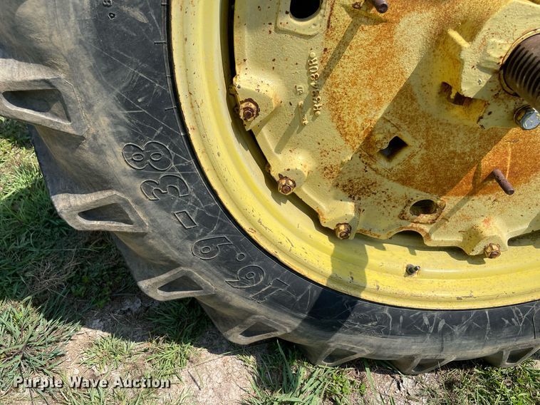 image for item NT9525 1968 John Deere 4020  tractor