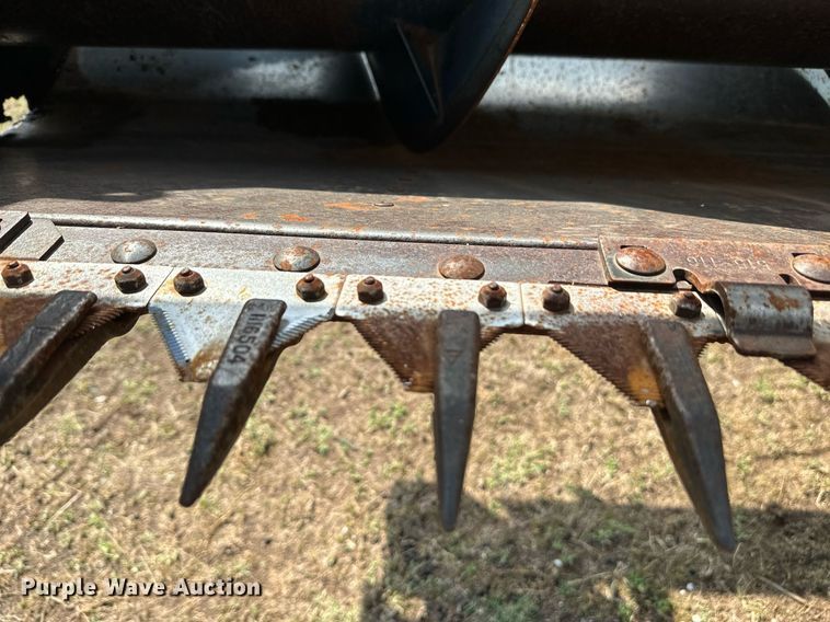 image for item NX9724 1981 Gleaner M2  combine