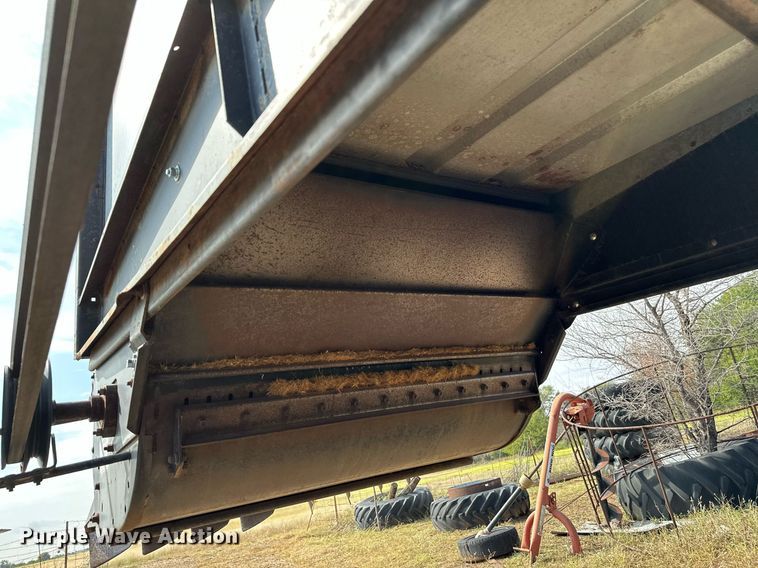 image for item NX9724 1981 Gleaner M2  combine