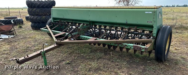 image for item NX9725 John Deere 8200  grain drill