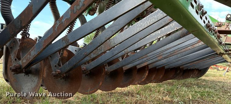 image for item NX9725 John Deere 8200  grain drill