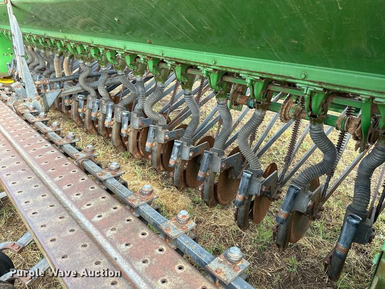 image for item NX9725 John Deere 8200  grain drill