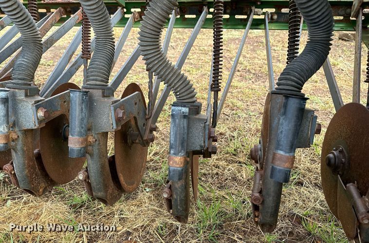 image for item NX9725 John Deere 8200  grain drill