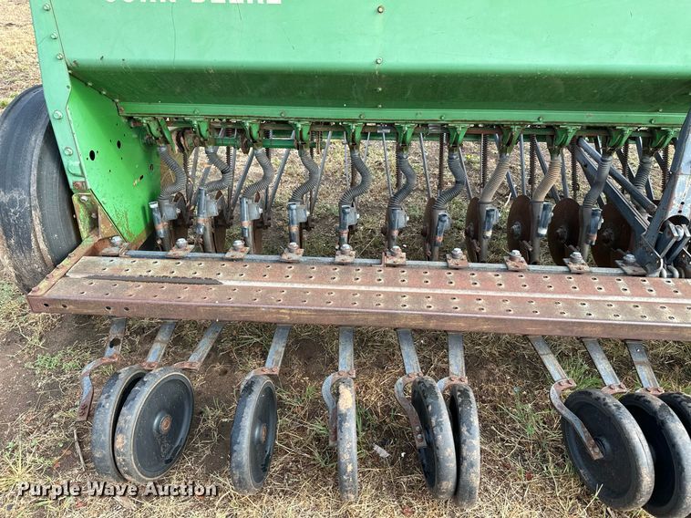 image for item NX9725 John Deere 8200  grain drill