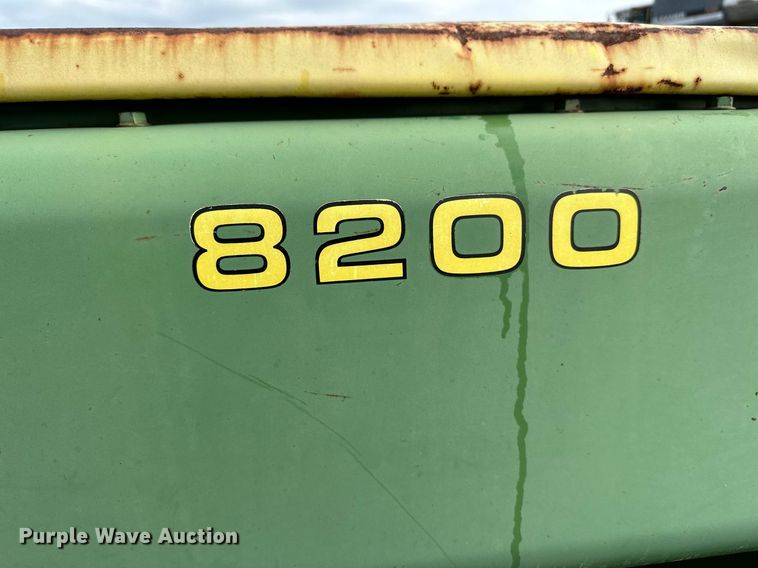 image for item NX9725 John Deere 8200  grain drill