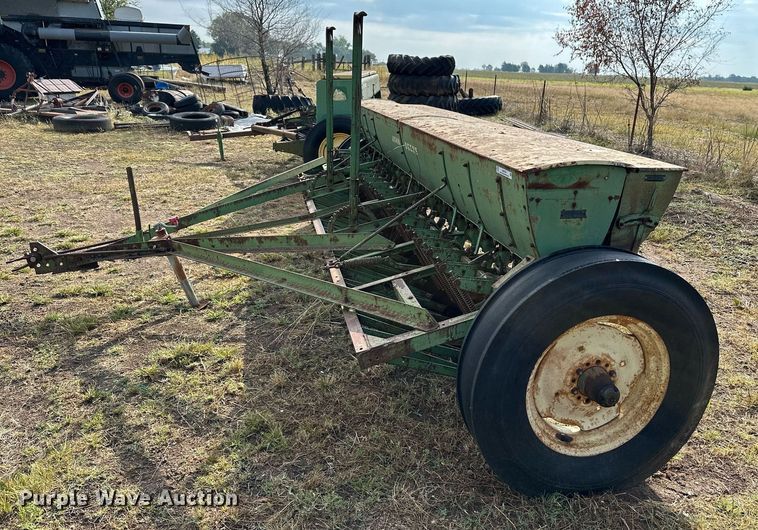 image for item NX9726 John Deere DRA  grain drill