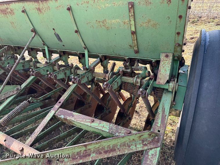 image for item NX9726 John Deere DRA  grain drill