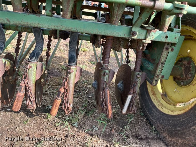 image for item NX9726 John Deere DRA  grain drill