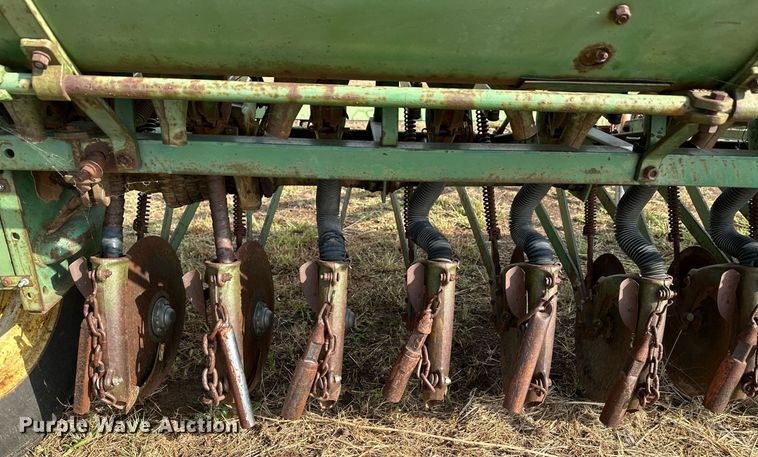 image for item NX9726 John Deere DRA  grain drill