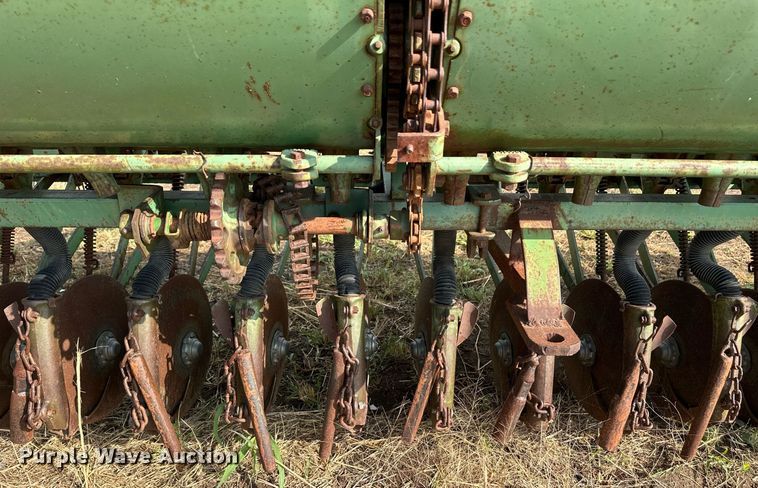 image for item NX9726 John Deere DRA  grain drill