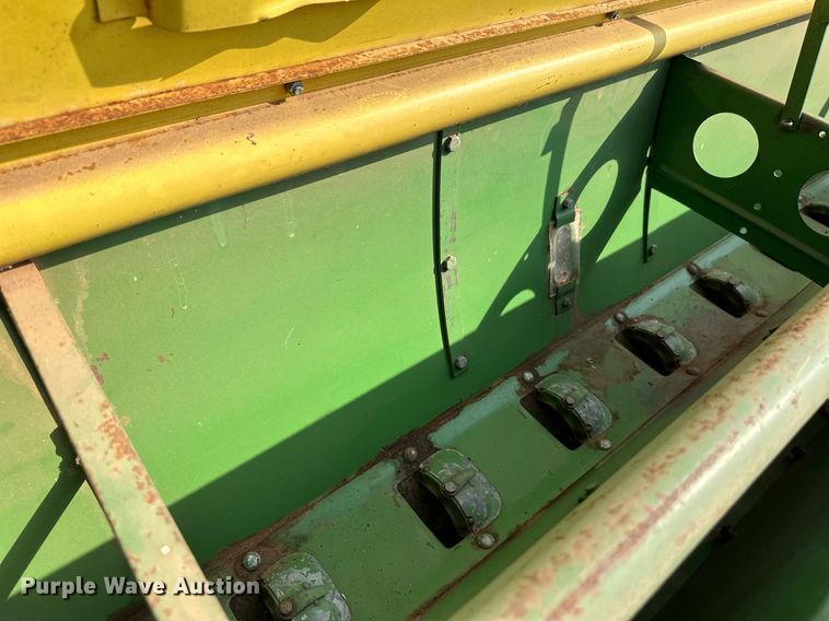 image for item NX9726 John Deere DRA  grain drill